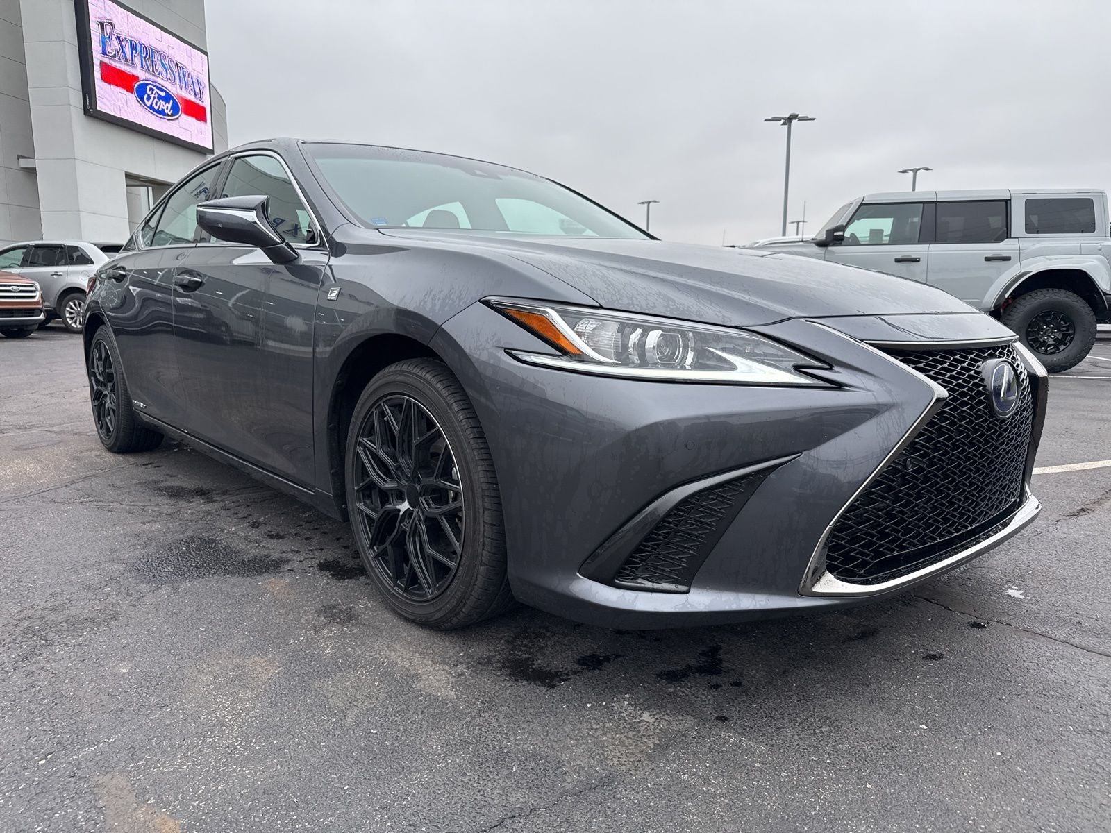 2022 Lexus ES 300h