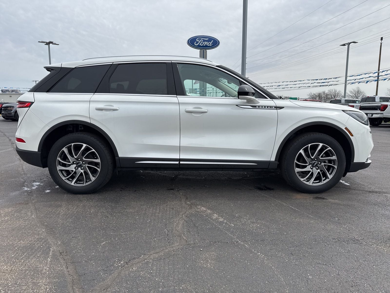 2022 Lincoln Corsair Standard