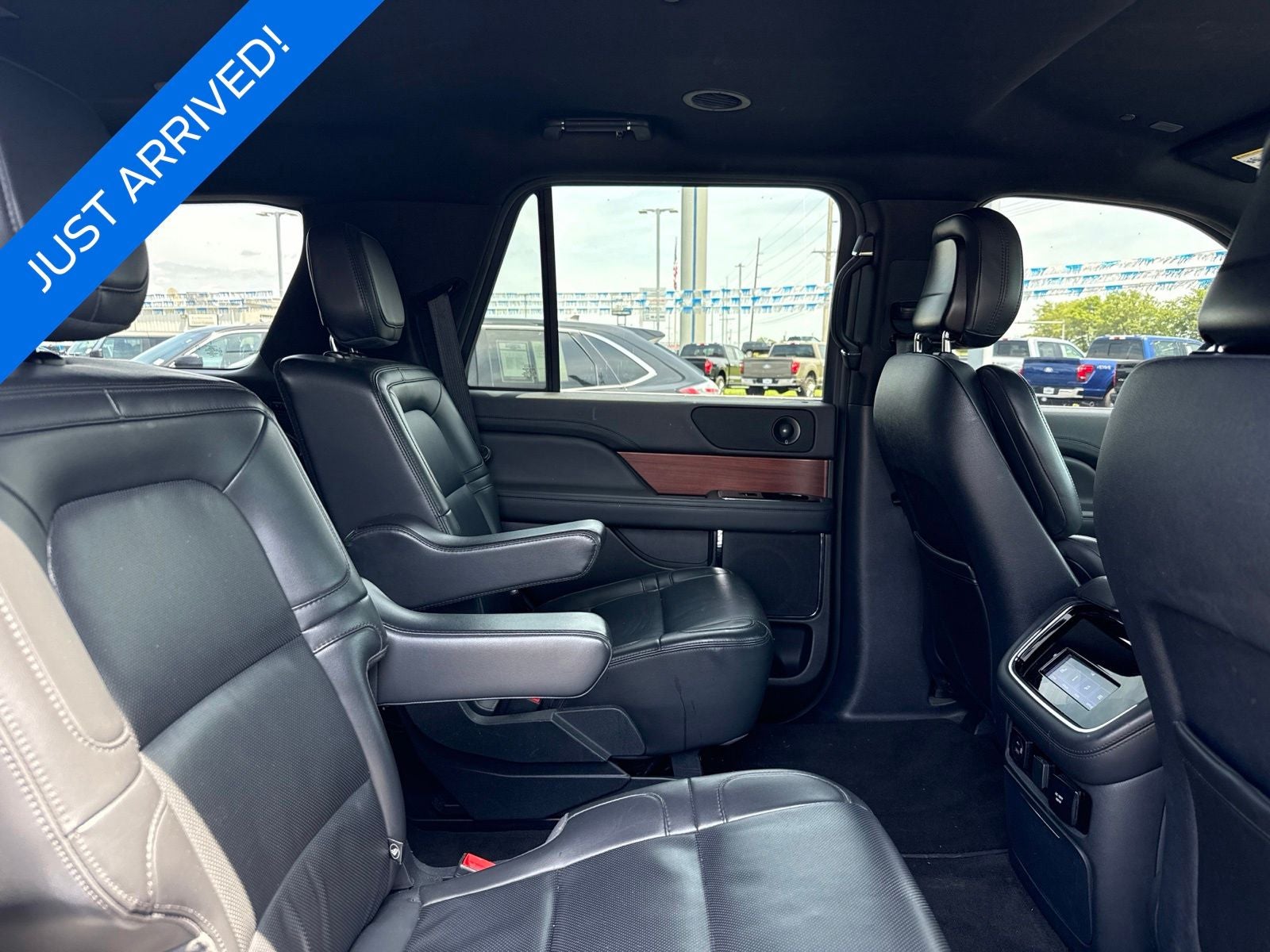 2023 Lincoln Navigator Standard