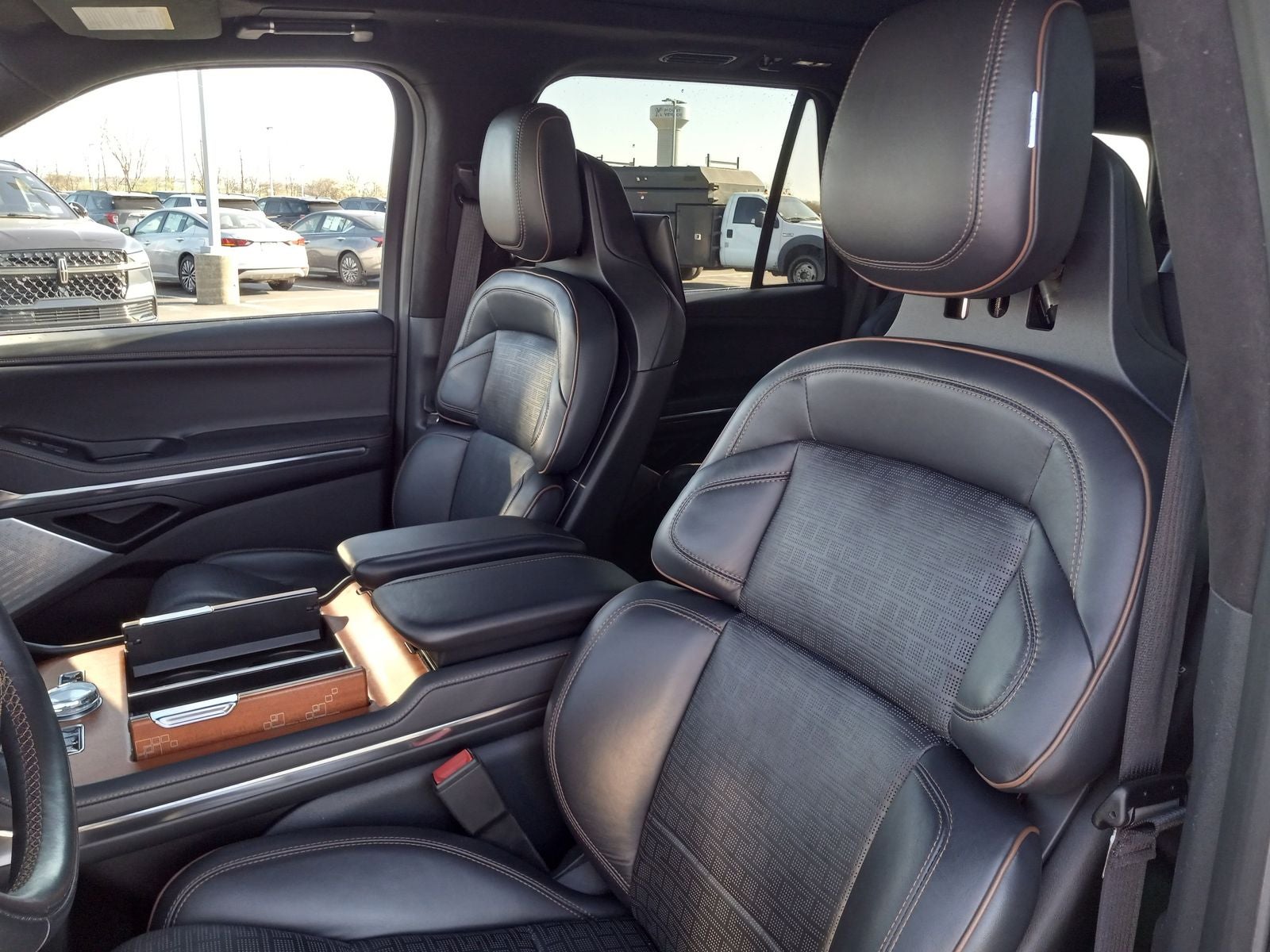 2025 Lincoln Navigator Black Label