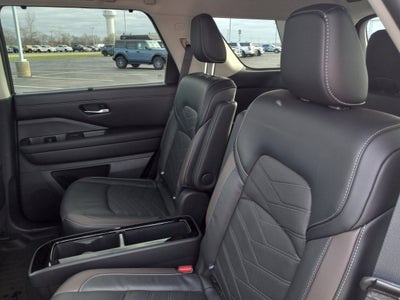 2023 Nissan Pathfinder Platinum