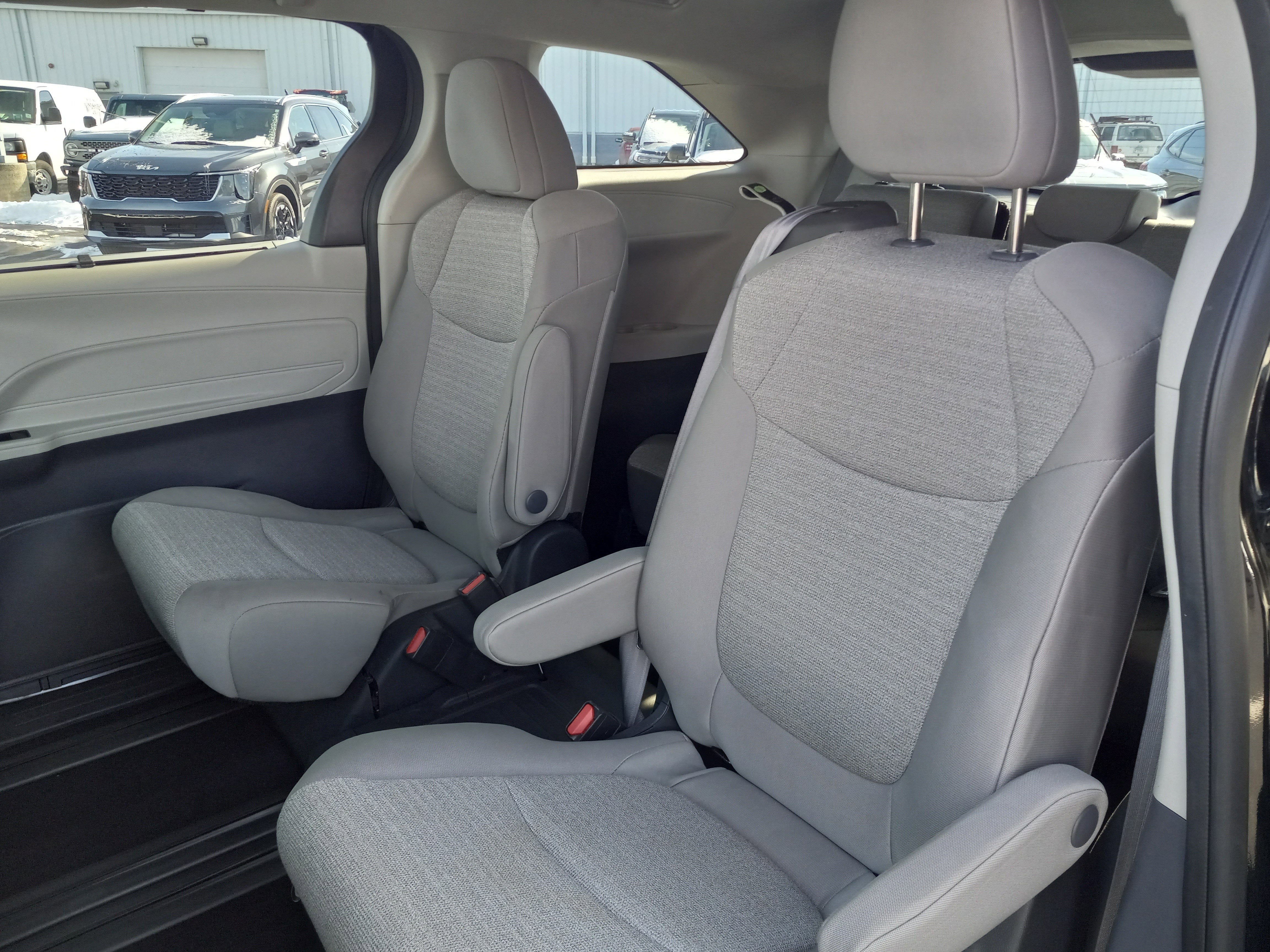 2024 Toyota Sienna LE