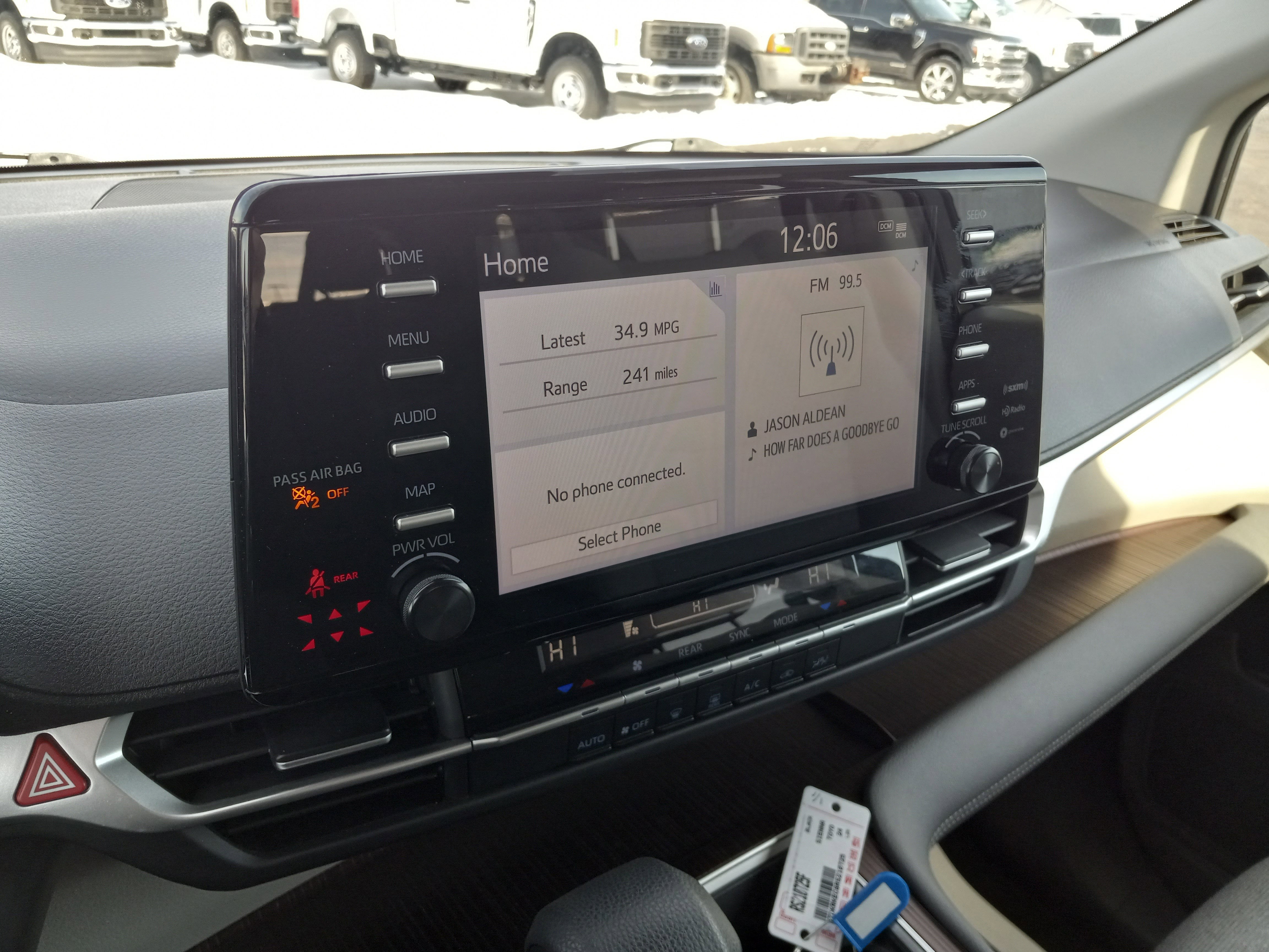 2024 Toyota Sienna LE