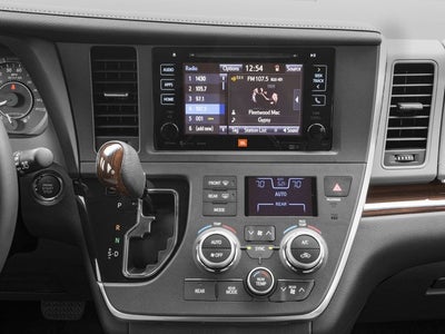 2017 Toyota Sienna XLE Premium 8 Passenger