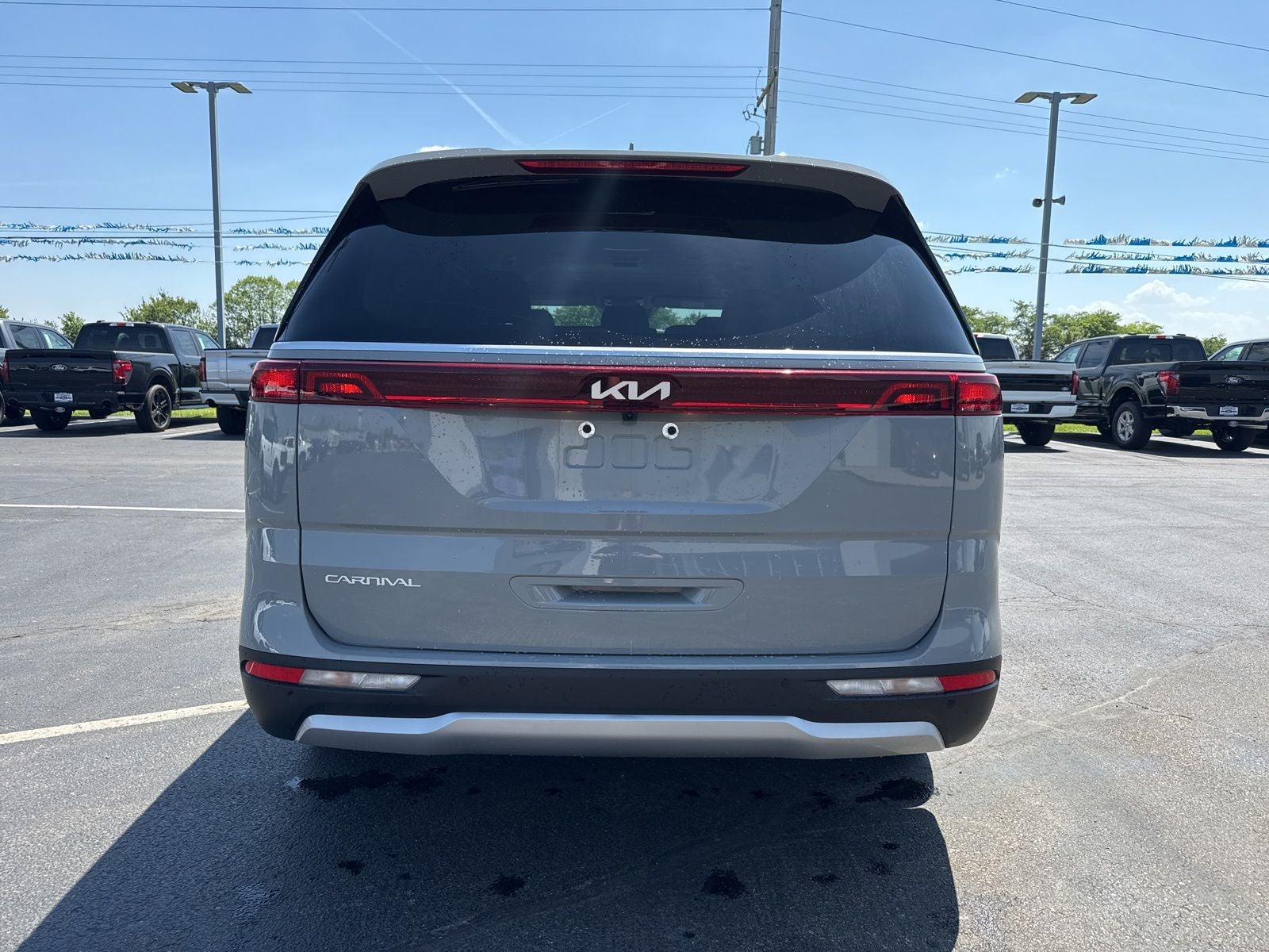 2024 Kia Carnival EX