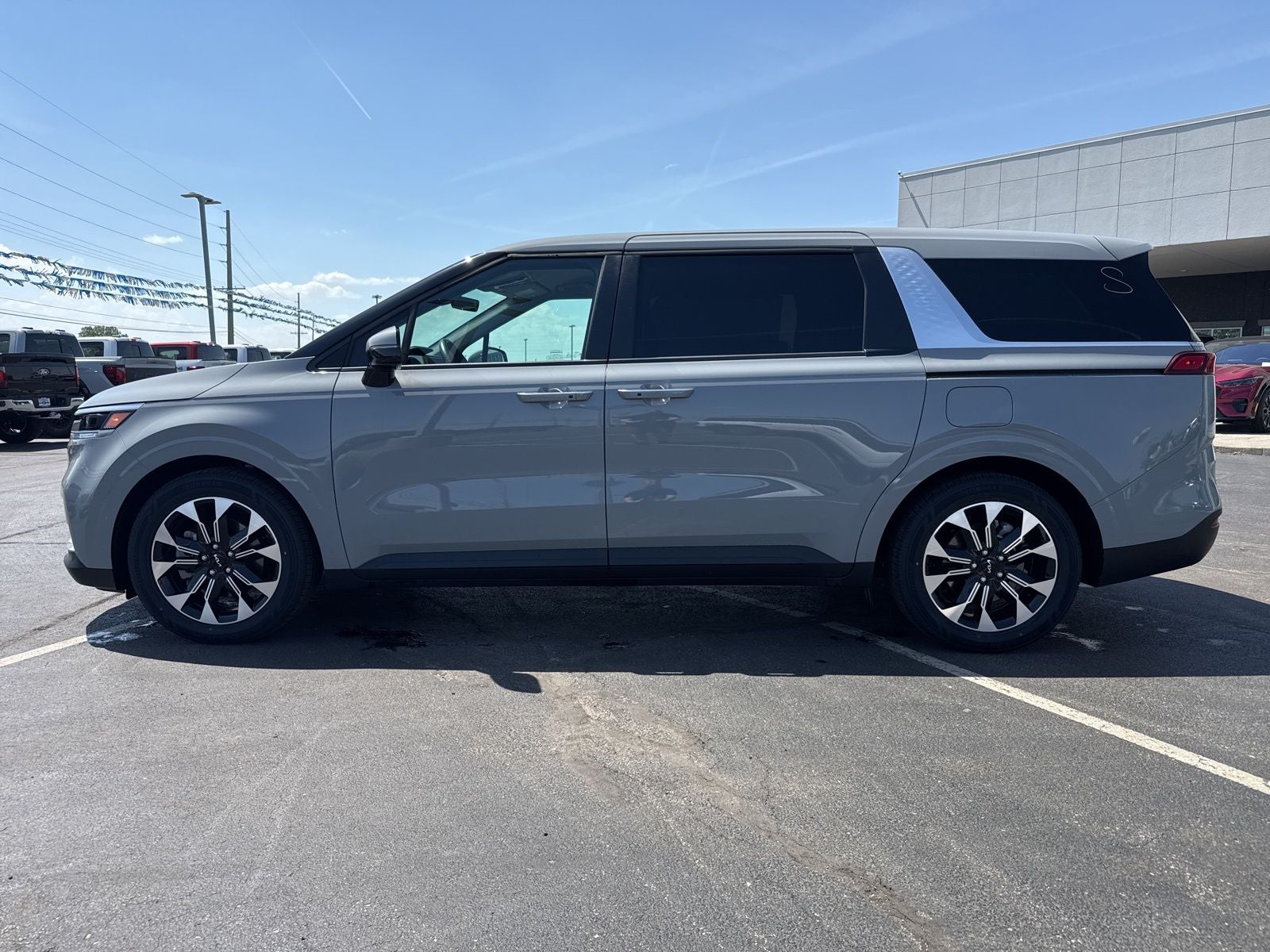 2024 Kia Carnival EX