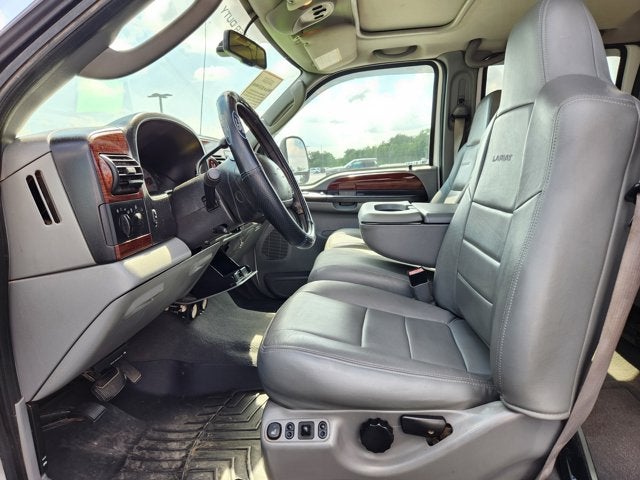 2006 Ford Super Duty F-350 DRW Lariat DRW