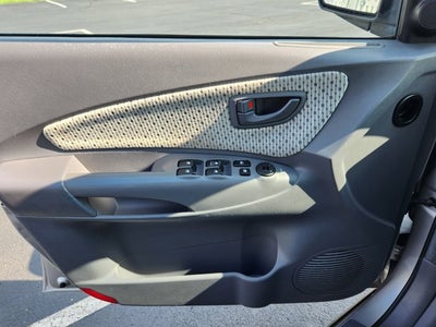 2005 Hyundai Tucson Base