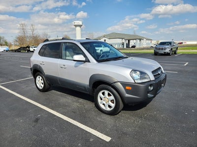 2005 Hyundai Tucson Base